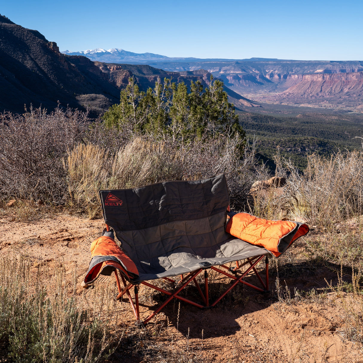 Kelty Low-Loveseat Double Camping Chair - Nest Bungee Cord/Beluga
